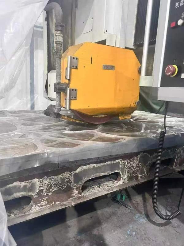 在位出售9成新杭州2512数控龙门平面磨床一台