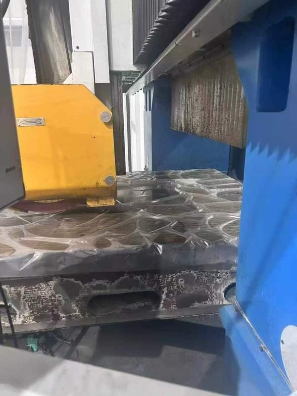 在位出售9成新杭州2512数控龙门平面磨床一台