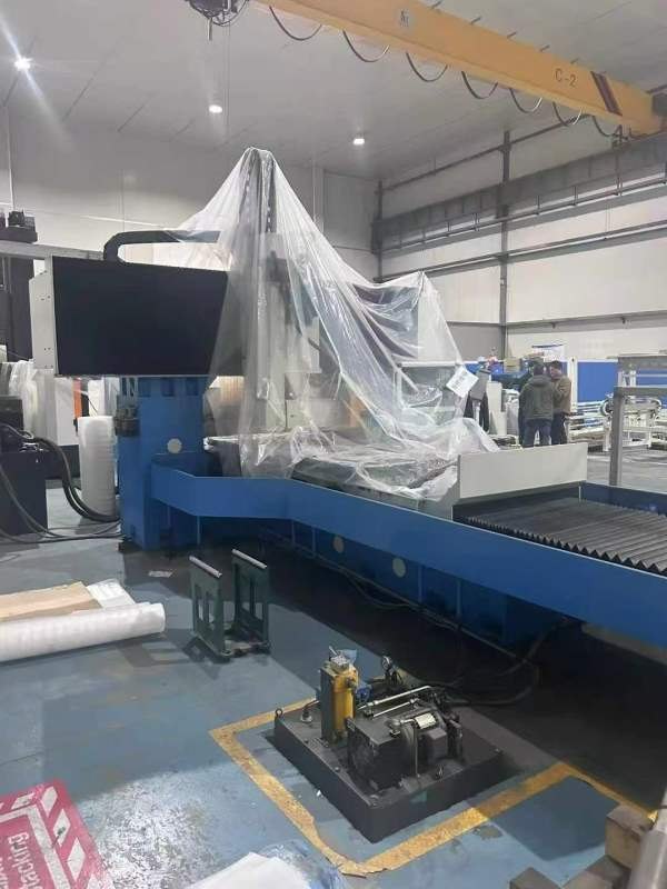 在位出售9成新杭州2512数控龙门平面磨床一台