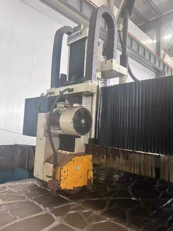 在位出售9成新杭州4020数控龙门平面磨床一台