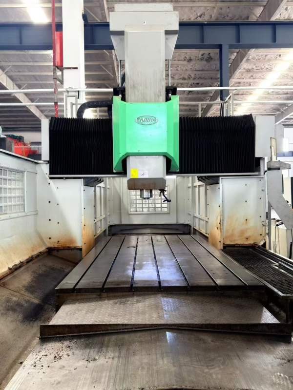 刚刚到货，名铁精机MT-3016龙门加工中心一台，2021年.