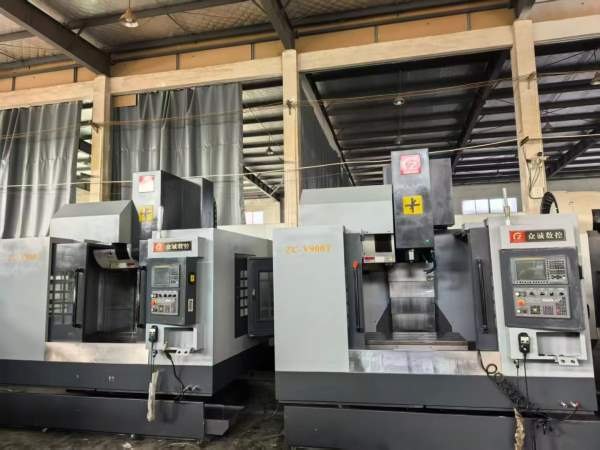 云南众诚960立式加工中心三轴滚柱导轨X轴六滑块发那科.