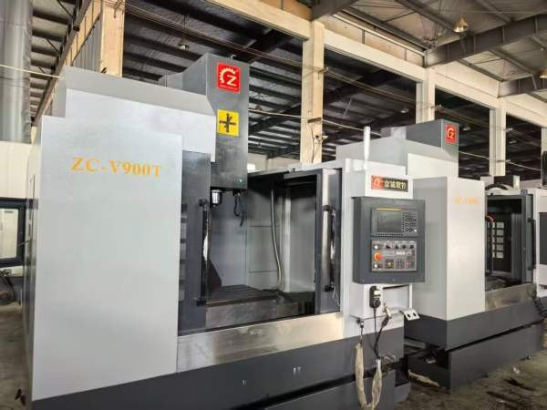 云南众诚960立式加工中心三轴滚柱导轨X轴六滑块发那科.