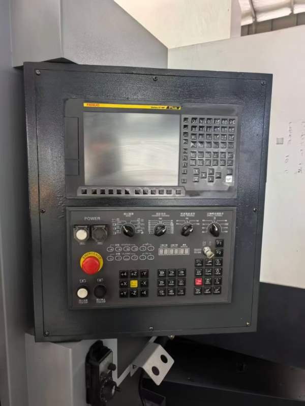 云南众诚960立式加工中心三轴滚柱导轨X轴六滑块发那科.