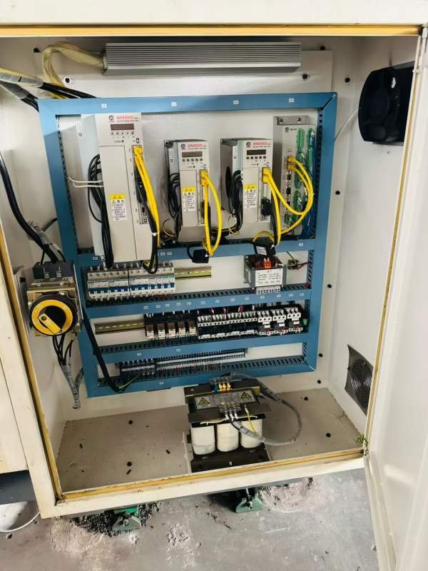 准新机2021年瑞远5201.5米数控车床两台，一台液压卡盘.