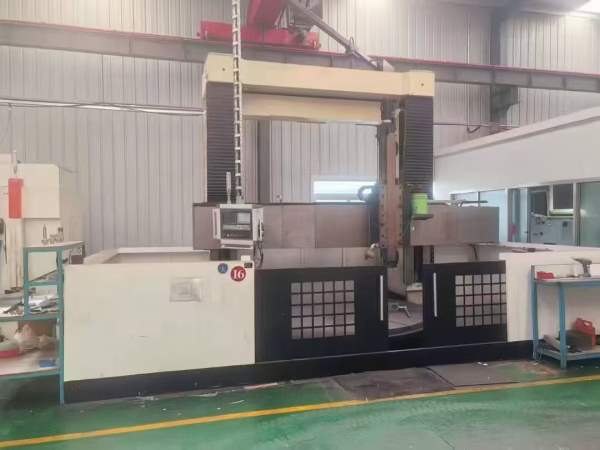 准新机:2022年3.15米米双柱数控立车，卡盘直径2.6米，.