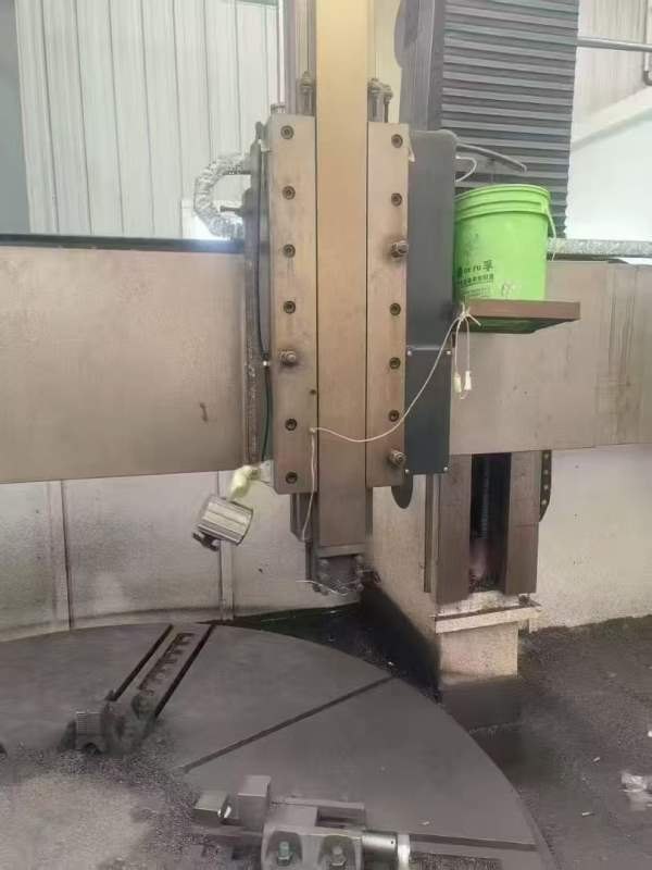 准新机:2022年3.15米米双柱数控立车，卡盘直径2.6米，.