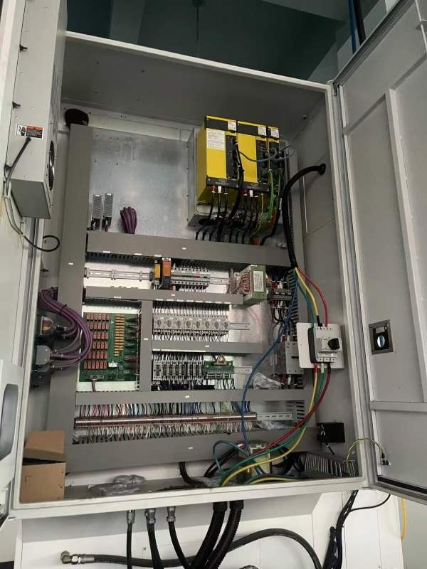 台湾油机KV500ATC高速数控立车，带刀库准新机，在位出.