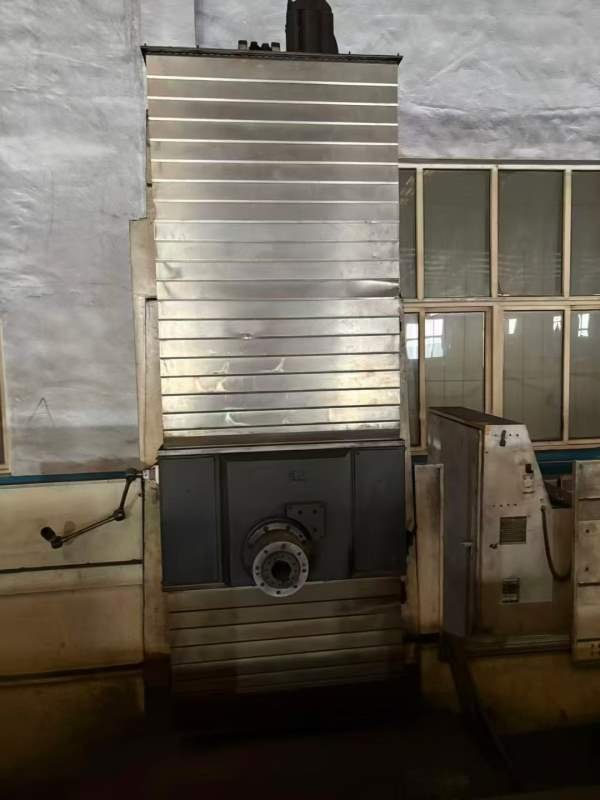 同款两台1814卧式加工中心，粗框机，工作台2000x900，.