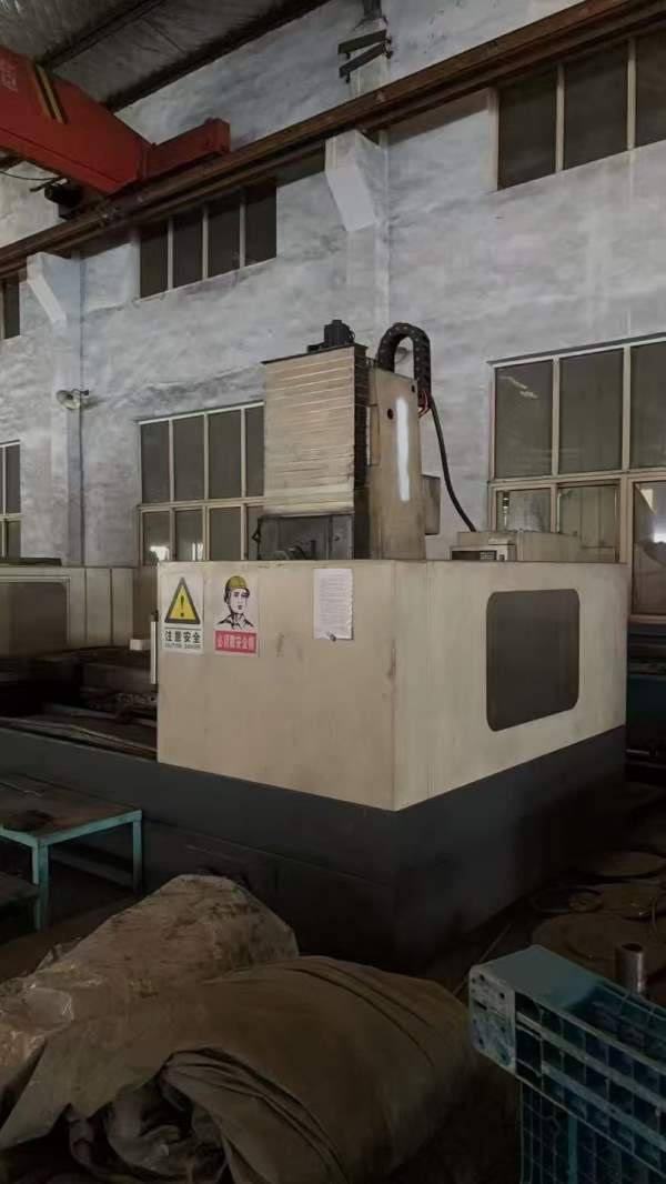 同款两台1814卧式加工中心，粗框机，工作台2000x900，.