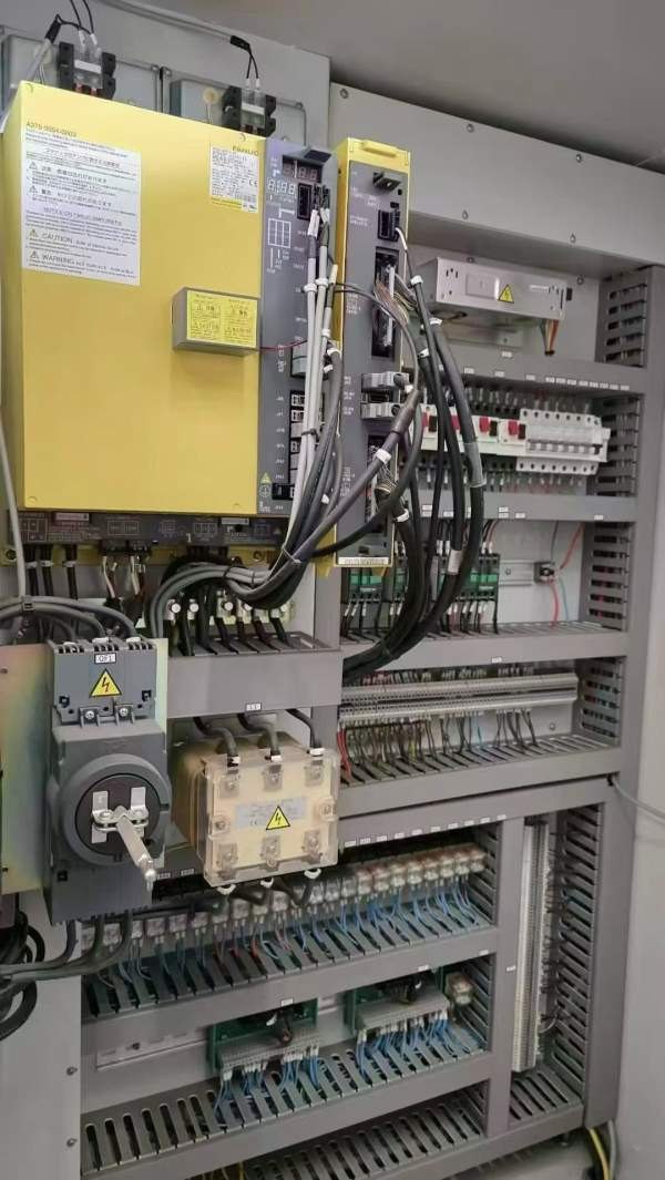 海天HTM-TC25L斜轨数控车12寸卡盘，12工位刀塔加工长.