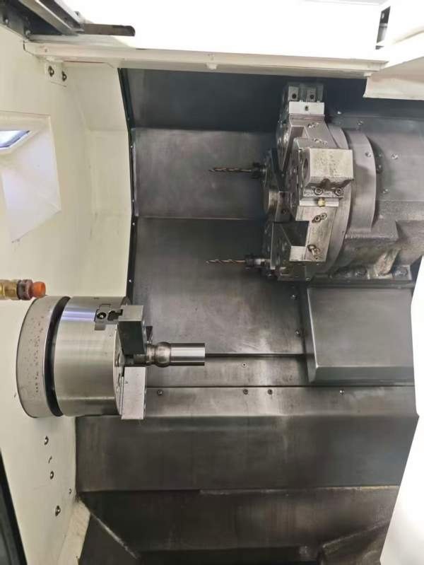 同款两台，韩国威亚E160C数控车床，8寸卡盘，10工位伺.