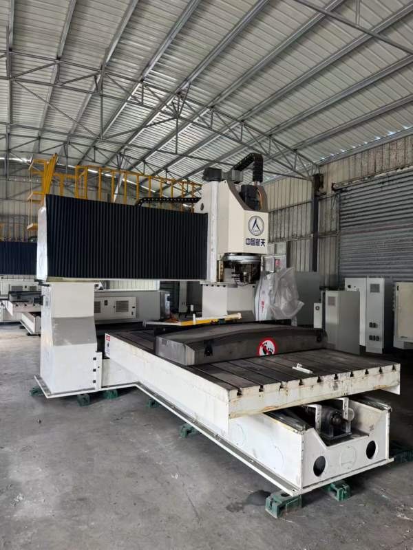 刚刚买下两台龙门搅拌摩擦焊工作台3X2门宽2.25米门高8.