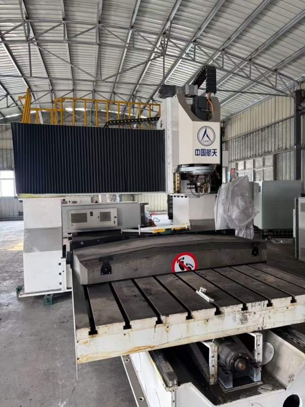 刚刚买下两台龙门搅拌摩擦焊工作台3X2门宽2.25米门高8.