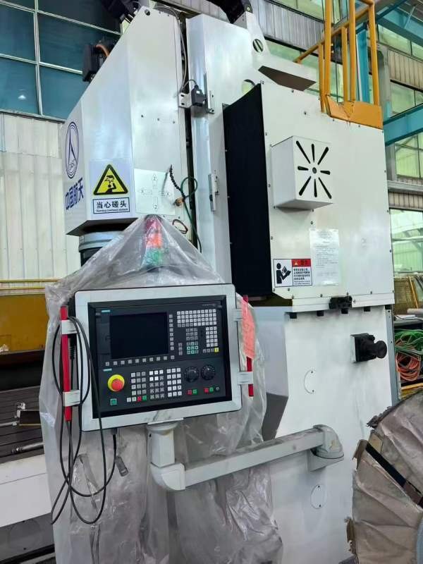 刚刚买下两台龙门搅拌摩擦焊工作台3X2门宽2.25米门高8.