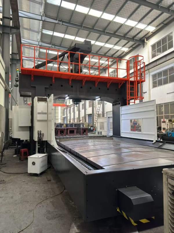 2023年德扬6547龙门加工中心，工作台3米6米，门宽4.2.