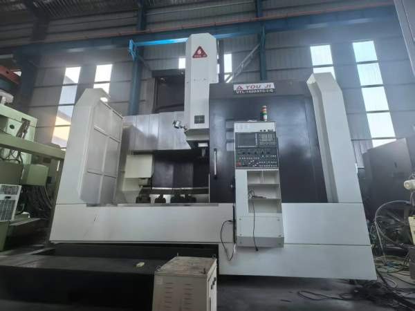 油机车磨复合立式车床型号：VTL-1600ATC-IG参数如下台.