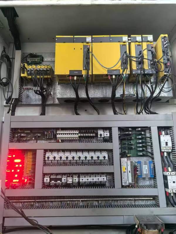 油机车磨复合立式车床型号：VTL-1600ATC-IG参数如下台.