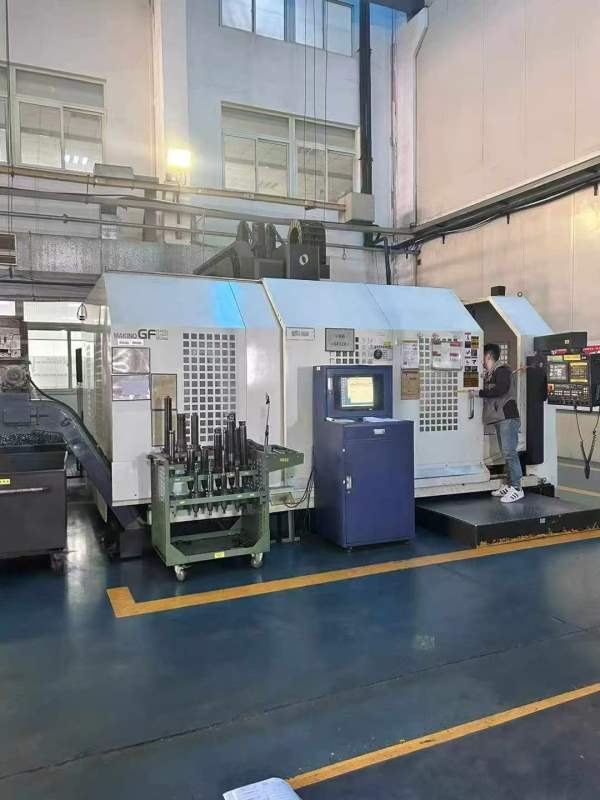 工期到了降价出售牧野F12立加一台、工作台2150/1200、.