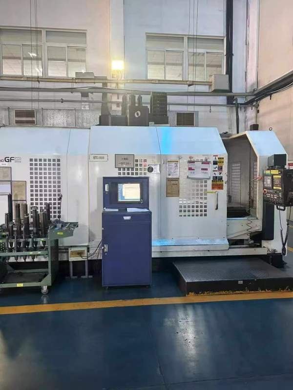 工期到了降价出售牧野F12立加一台、工作台2150/1200、.