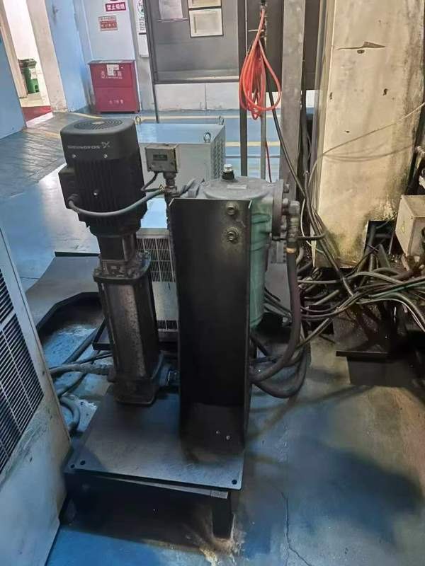 工期到了降价出售牧野F12立加一台、工作台2150/1200、.