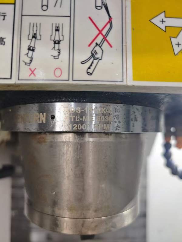 振源金石855加工中心，发那科MFplus系统，BT40主轴，.