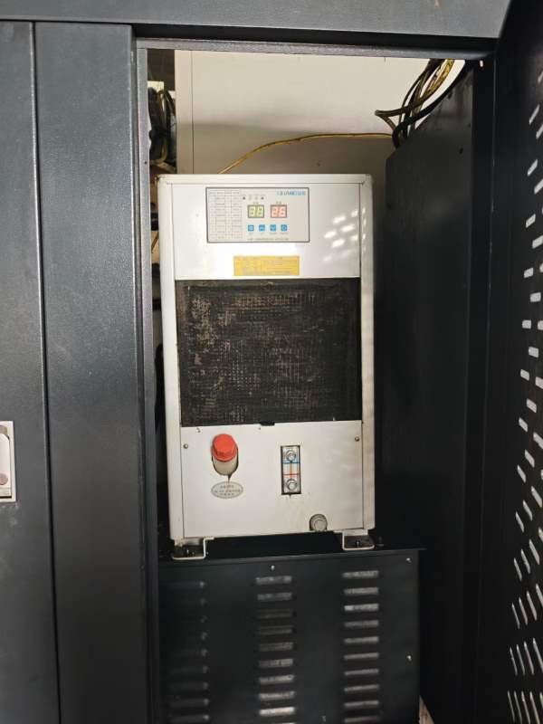 振源金石855加工中心，发那科MFplus系统，BT40主轴，.