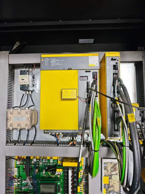 振源金石855加工中心，发那科MFplus系统，BT40主轴，.