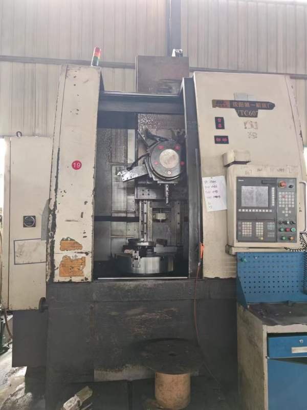 出售两台沈阳数控立车，一台6070，一台8080，机器在位.