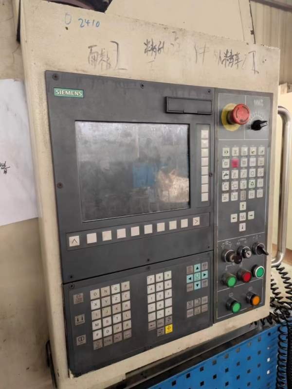 出售两台沈阳数控立车，一台6070，一台8080，机器在位.