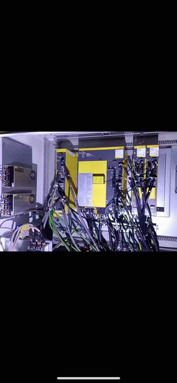 刚刚拿下一台（全新未用）纽威110H数控镗铣床、三轴硬.