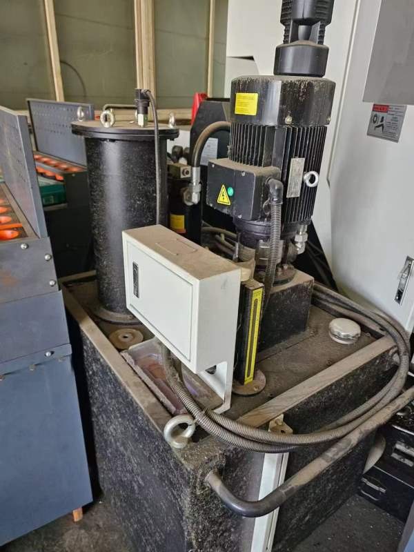 刚刚买下：2024年南通国盛1000单工位卧加一台，bt50齿.