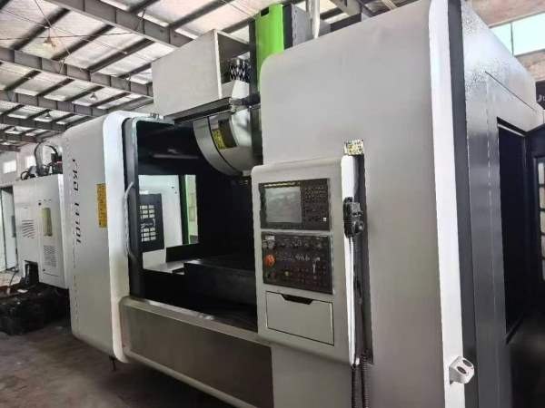 浙江富科達1370立式加工中心三轴滚柱导轨.Y轴四导轨主.