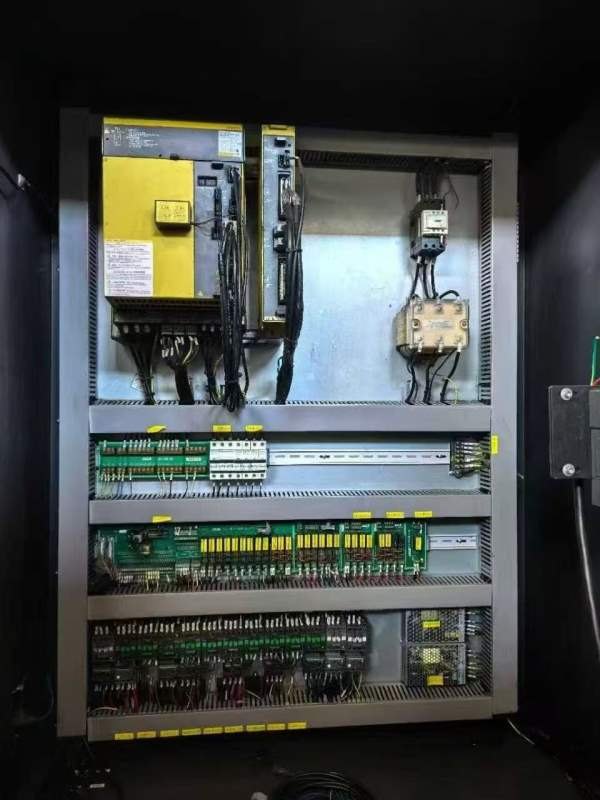 浙江富科達1370立式加工中心三轴滚柱导轨.Y轴四导轨主.