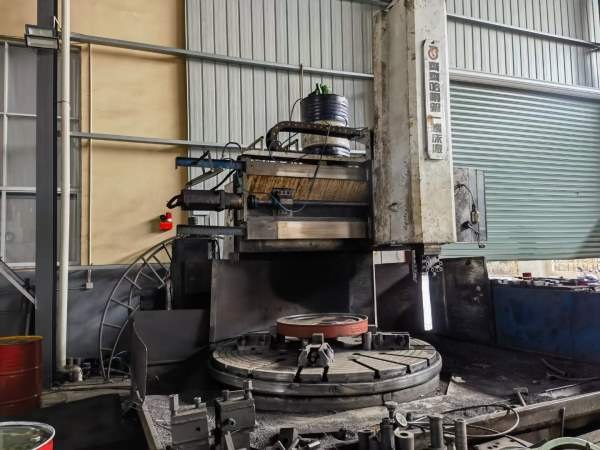 齐齐哈尔两米数控立车，发那科td系统，工厂在位出售中.