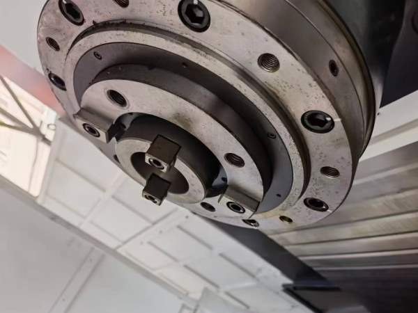 刚刚拿下一台（全新未用）纽威110H数控镗铣床、BT50齿.