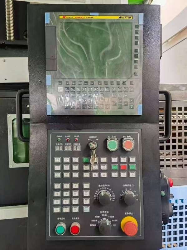 刚刚拿下一台（全新未用）纽威110H数控镗铣床、BT50齿.