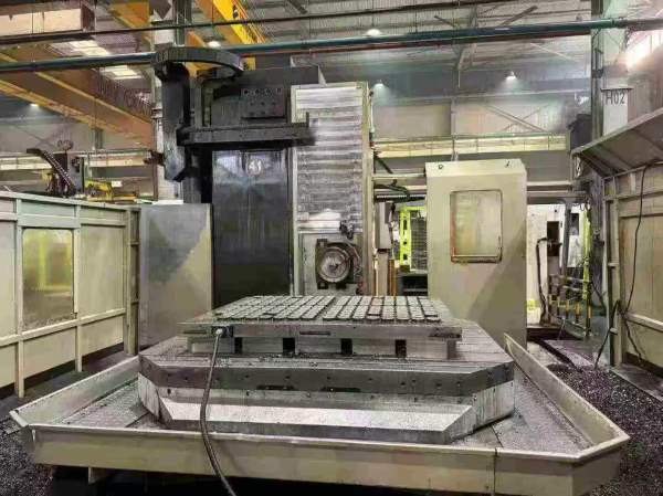 刚买2台 17年台湾威立落地式镗铣加工中心，主轴加大40.