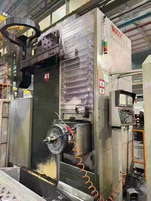 刚买2台 17年台湾威立落地式镗铣加工中心，主轴加大40.