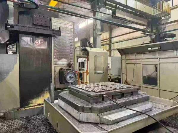 刚买2台 17年台湾威立落地式镗铣加工中心，主轴加大40.