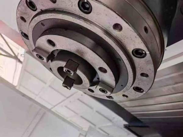 刚刚拿下一台（全新未用）纽威110H数控镗铣床、BT50齿.