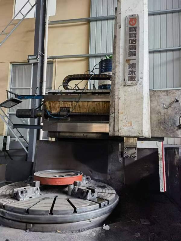 工厂在位出售一台齐齐哈尔两米数控立车，发那科td系统.