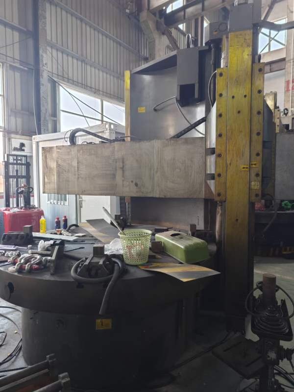 2023年齐二集团CK5126数控立车，直径2.6米，高度1.4米.