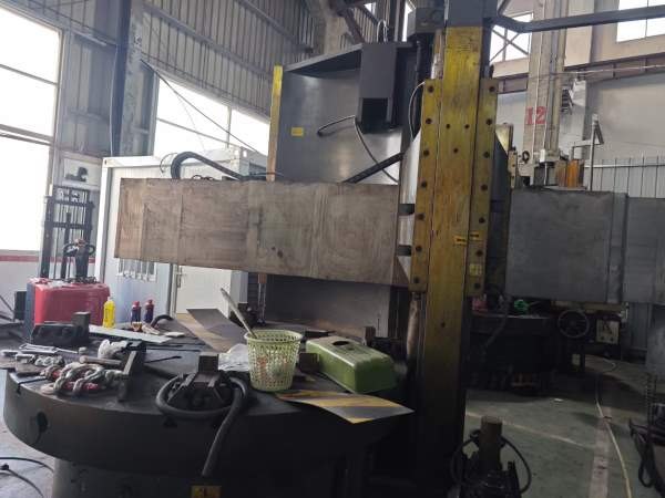 2023年齐二集团CK5126数控立车，直径2.6米，高度1.4米.