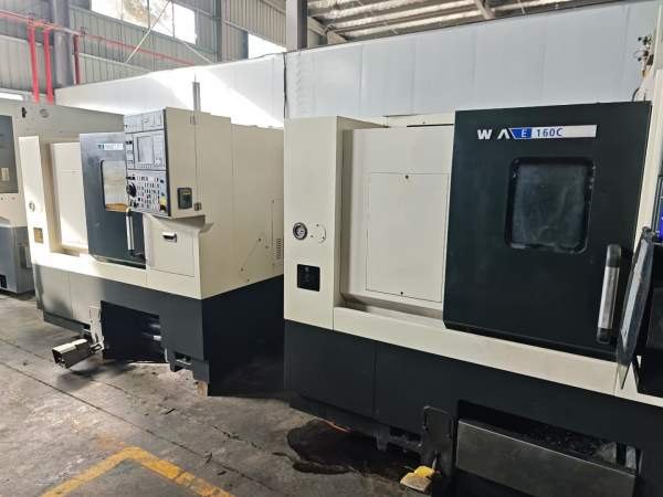 同款两台，韩国威亚E160C数控车床，8寸卡盘，10工位伺.