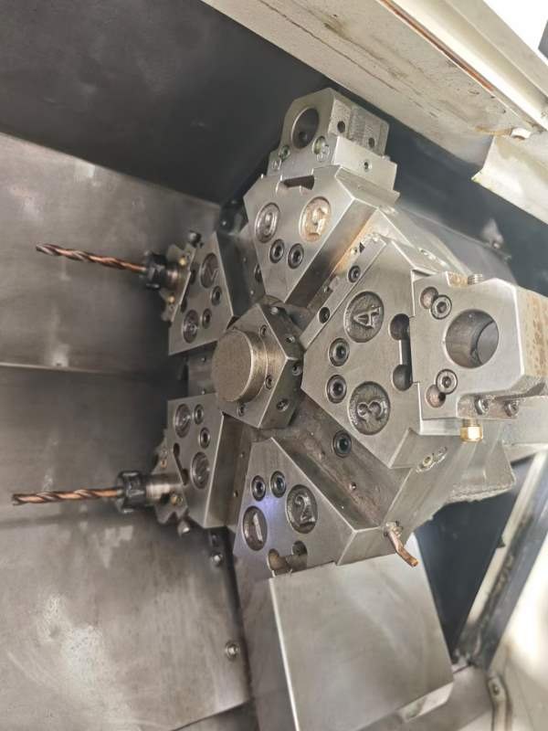 同款两台，韩国威亚E160C数控车床，8寸卡盘，10工位伺.