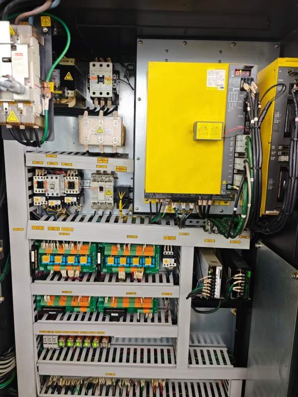 同款两台，韩国威亚E160C数控车床，8寸卡盘，10工位伺.