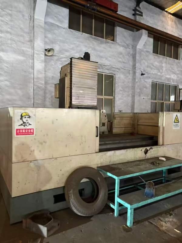 同款两台1814卧式加工中心，粗框机，工作台2000x900，.