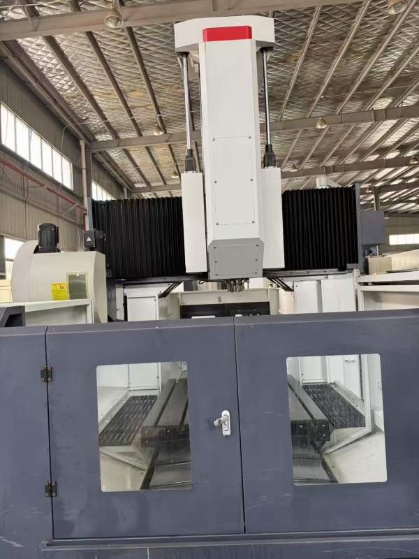 2024年上海斌胜，斌盛1313小龙门加工中心，工作台1300.