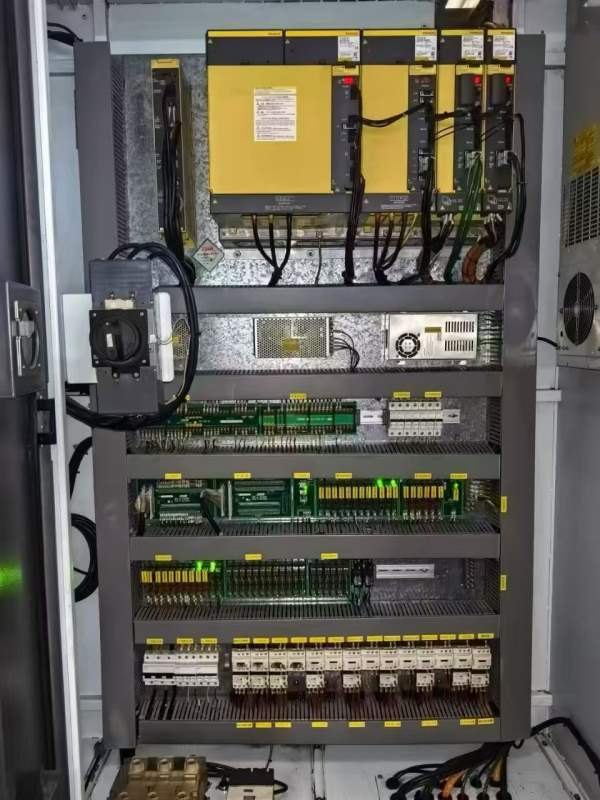 准新国祥HE800L卧式加工中心发那科MFPLUS系统af电机驱.